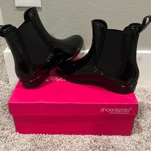 Shoedazzle rain boots